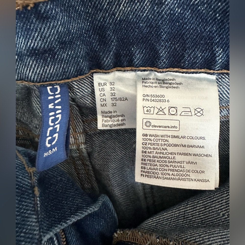 H&M Divided Men’s Jeans Size 32 Tapered Distressed - Picture 2 of 5